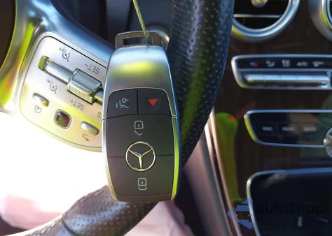 2019 Mercedes-Benz C 300 from USA, damaged, VIN 55SWF8DB9KU300657